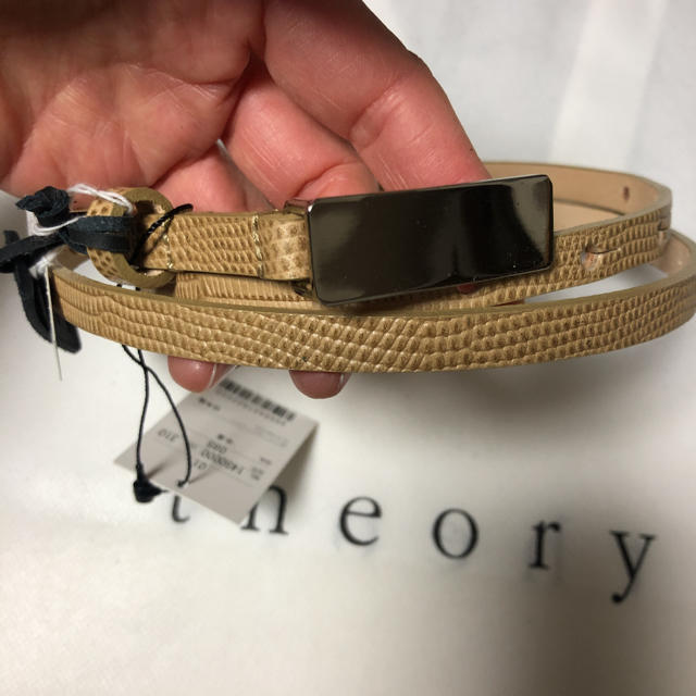 新品・未使用タグ付です❤️ Theory セオリー ピンク スウェード ベルト