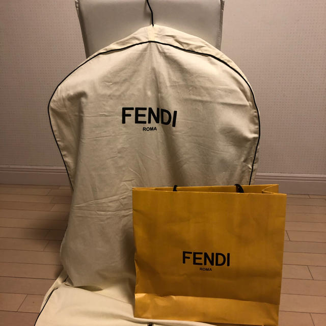 FENDI(フェンディ)のフェンディ フェンディマニア　ナイロンジャケット　ウインドブレーカー メンズのジャケット/アウター(ナイロンジャケット)の商品写真