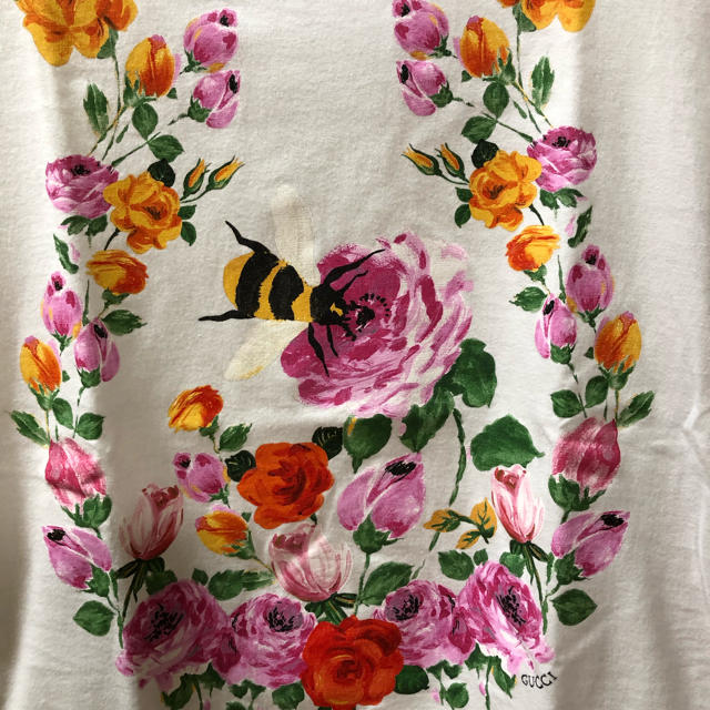 Gucci(グッチ)の❤️GUCCI・チルドレンbeeプリントＴシャツ・美品 レディースのトップス(Tシャツ(半袖/袖なし))の商品写真