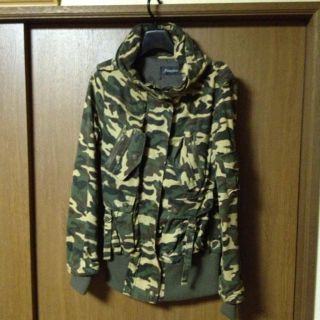 迷彩ブルゾンお値下げしますよ！(ブルゾン)