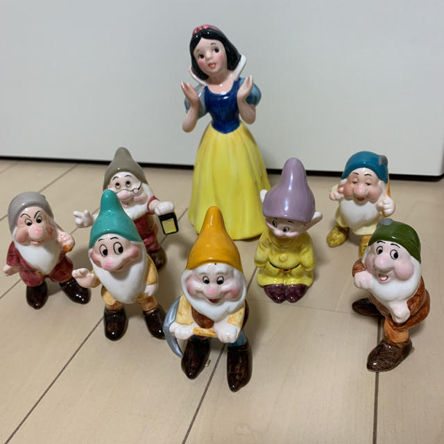 Disney - 白雪姫と7人の小人 陶器置物の通販 by riina's shop｜ディズニーならラクマ