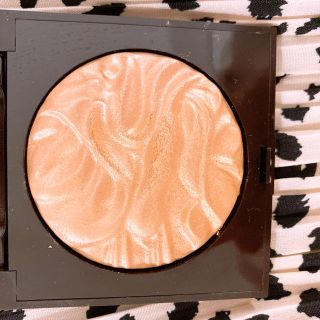 ローラメルシエ(laura mercier)のface illuminator３番(フェイスカラー)