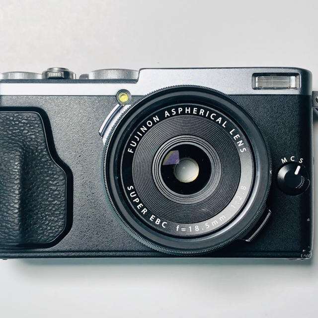 驚きの値段】 FUJIFILM デジタルカメラ X70 シルバー X70-S