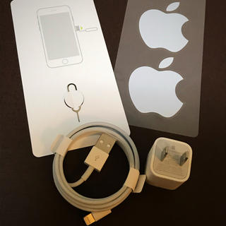 アイフォーン(iPhone)のiPhone充電器ケーブル・アダプター &Appleシール&SIMピン セット(バッテリー/充電器)
