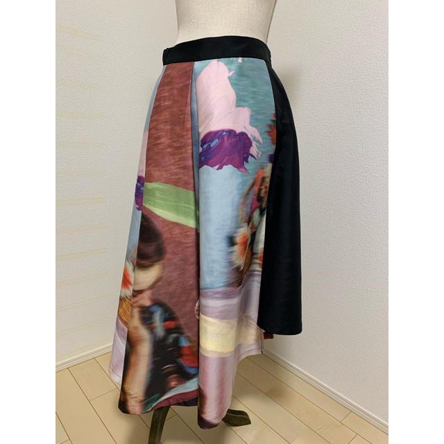 Ameri VINTAGE(アメリヴィンテージ)のAMERI アメリヴィンテージ　アシンメトリー　プリントスカート レディースのスカート(ロングスカート)の商品写真
