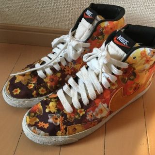 ナイキ(NIKE)のナイキ ブレザー 花柄(スニーカー)