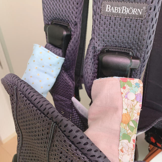 ベビービョルン(BABYBJORN)の防水シート入り　抱っこ紐よだれカバー　オーダーメイド　ベビージョルン(抱っこひも/おんぶひも)