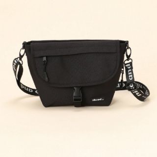 ニコアンド(niko and...)の新品タグ付き　nikoand...メッセンジャーBAG(ショルダーバッグ)