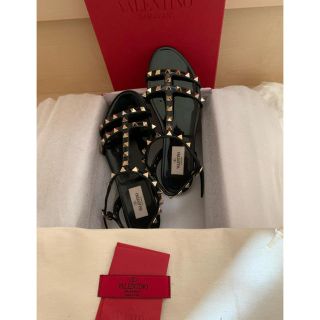 ヴァレンティノ(VALENTINO)のヴァレンティノ　黒サンダル　35(サンダル)