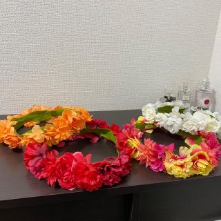 クレアーズ(claire's)の花冠　花かんむり　フラワーリース(ヘッドドレス/ドレス)