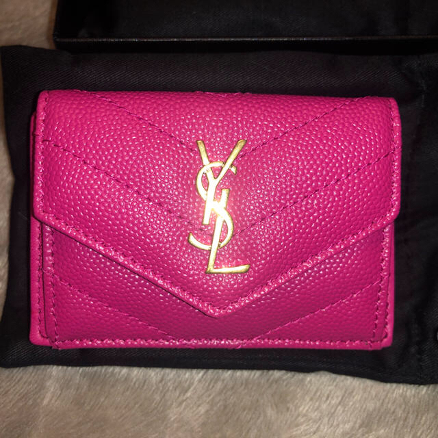 Saint Laurent(サンローラン)のサンローラン  限定色　レアなピンク♡ レディースのファッション小物(財布)の商品写真