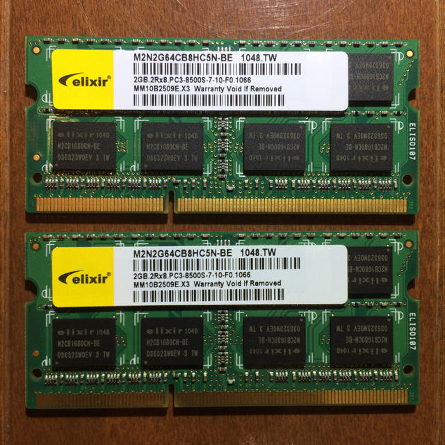 ELIXIR(エリクシール)のノートPC用メモリ4GB(2GB×2) スマホ/家電/カメラのPC/タブレット(PCパーツ)の商品写真