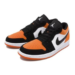 ナイキ(NIKE)のNIKE AIR JORDAN 1 LOW

US9.5 27.5cm 新品(スニーカー)