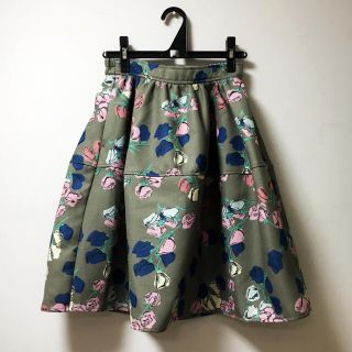 ダズリン(dazzlin)の【美品】大人気チューリップ柄スカート(ひざ丈スカート)