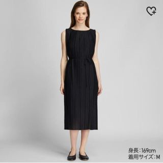 ユニクロ(UNIQLO)の【新品】UNIQLO プリーツワンピース(ひざ丈ワンピース)