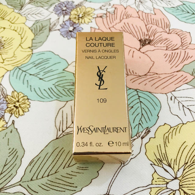 Yves Saint Laurent Beaute(イヴサンローランボーテ)の限定 イヴサンローラン ラ ラック クチュール 109 プルーンメタル 新品 コスメ/美容のネイル(マニキュア)の商品写真