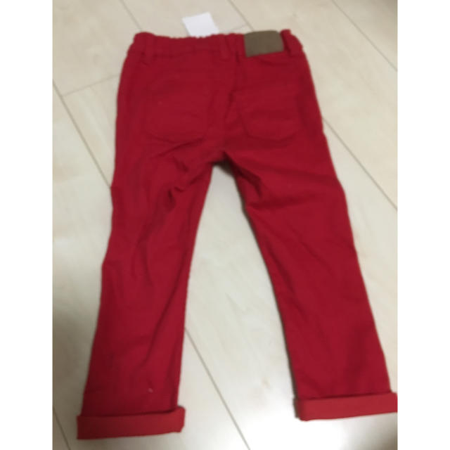 H&M(エイチアンドエム)の新品 H&M 90㎝ パンツ 赤 キッズ/ベビー/マタニティのキッズ服男の子用(90cm~)(パンツ/スパッツ)の商品写真