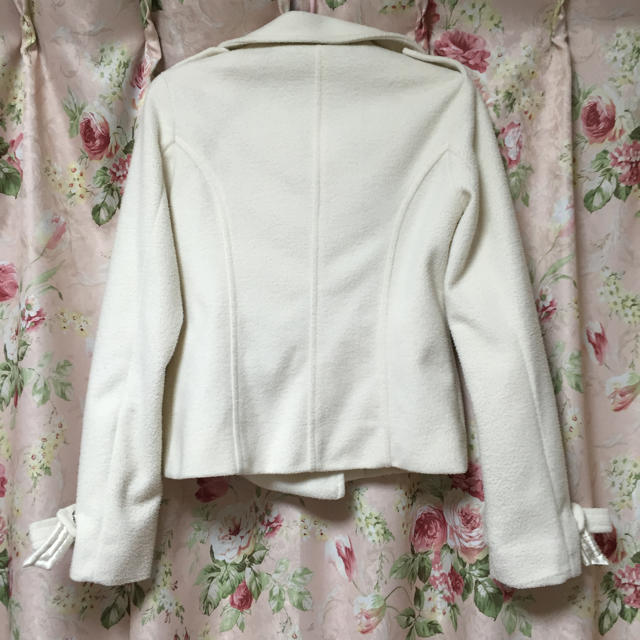 LIZ LISA(リズリサ)の王道ホワイト♡ショートコート レディースのジャケット/アウター(ピーコート)の商品写真
