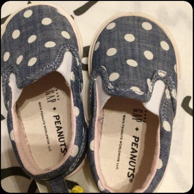 babyGAP(ベビーギャップ)の新品 GAP スヌーピー スリッポン キッズ/ベビー/マタニティのベビー靴/シューズ(~14cm)(スリッポン)の商品写真