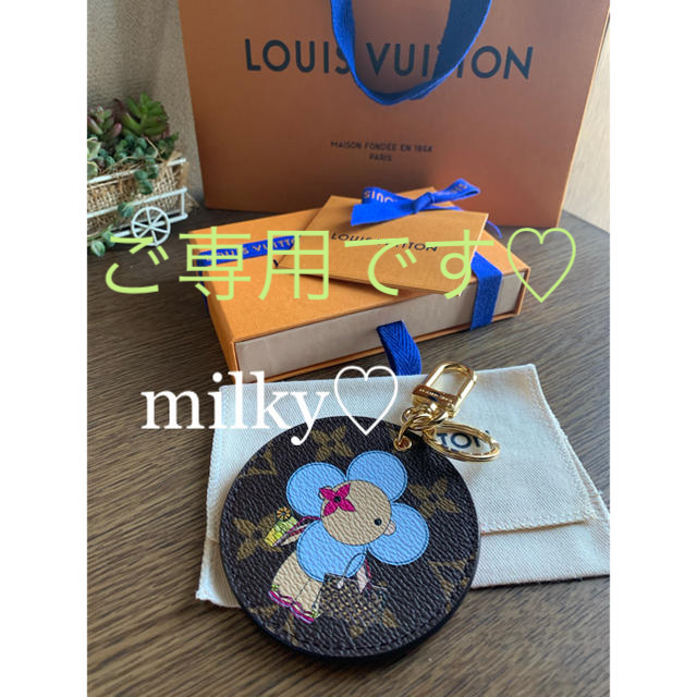 LOUIS VUITTON(ルイヴィトン)のLOUIS VITTON★新品★ ポルト クレ・イリュストレ ヴィヴィエンヌ レディースのファッション小物(キーホルダー)の商品写真