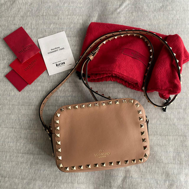 でおすすめアイテム。 VALENTINO - スタッズクロスボディバッグ ピンク
