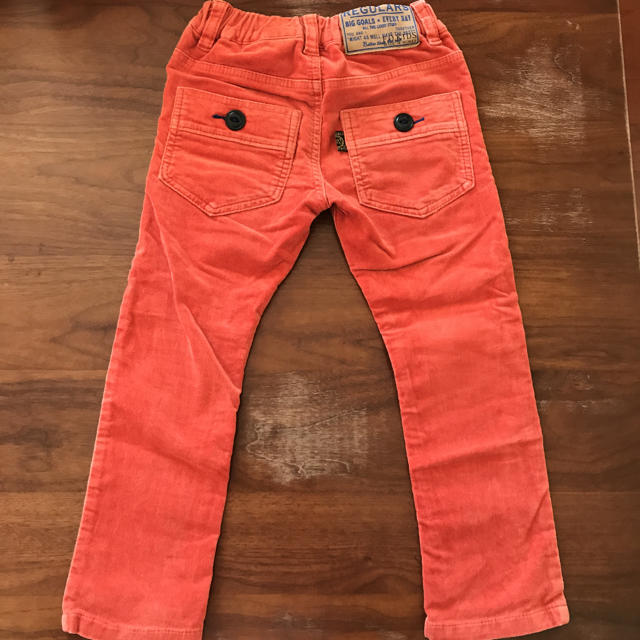 F.O.KIDS(エフオーキッズ)のエフオーキッズ　オレンジ　コーデュロイ  パンツ　100  キッズ/ベビー/マタニティのキッズ服男の子用(90cm~)(パンツ/スパッツ)の商品写真