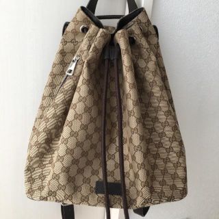 グッチ(Gucci)の GUCCI 巾着リュックGGキャンバスバックパック (リュック/バックパック)