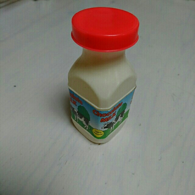 カントリー雑貨 ミニチュア 牛乳 ミルク容器 ミルク 牛乳ビン 雑貨 の通販 by 猫のくろちゃん's shop｜ラクマ