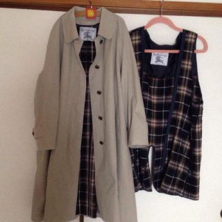 バーバリー(BURBERRY)のしがらきたぬき様専用　Burberry トレンチコート(トレンチコート)