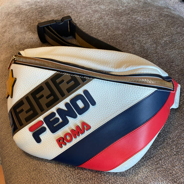 FENDI(フェンディ)のfendi ショルダーバッグ メンズのバッグ(ショルダーバッグ)の商品写真