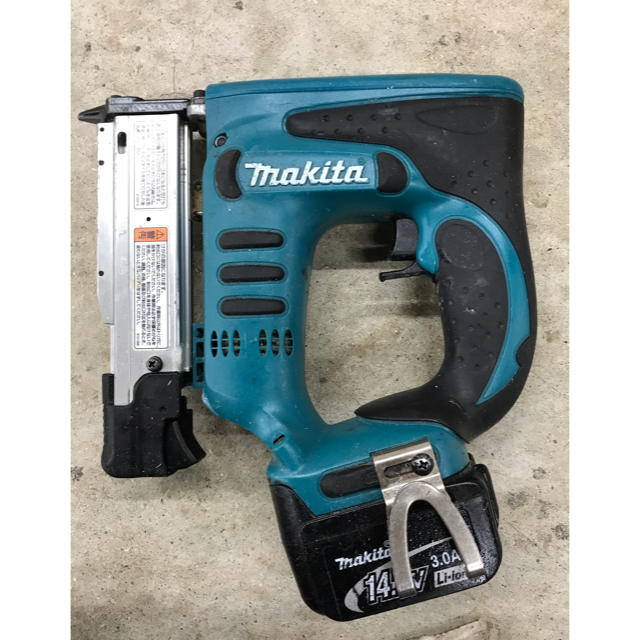 Makita(マキタ)のコードレスピンタッカー　バッテリー1個付き スポーツ/アウトドアの自転車(工具/メンテナンス)の商品写真