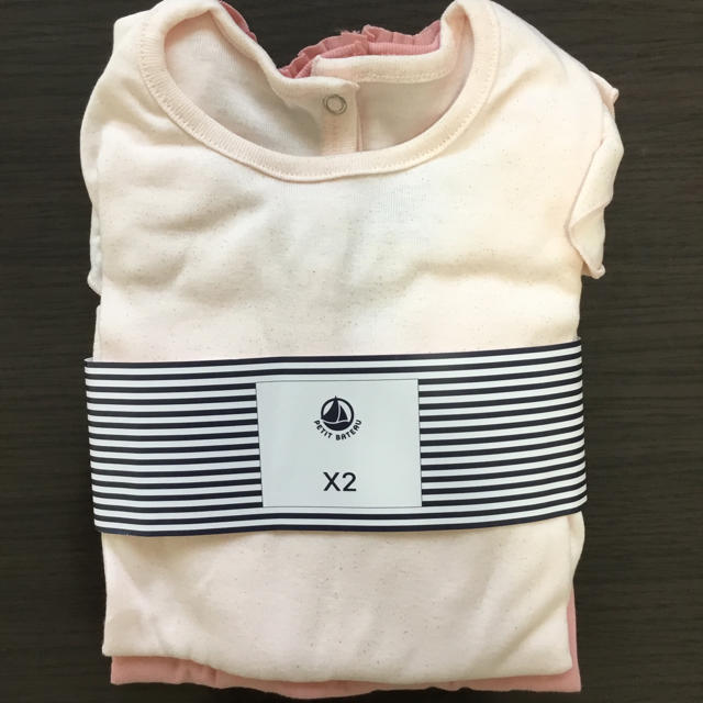 PETIT BATEAU(プチバトー)の【新品】プチバトー 36m 長袖カットソー2枚組 ピンク キッズ/ベビー/マタニティのキッズ服女の子用(90cm~)(Tシャツ/カットソー)の商品写真