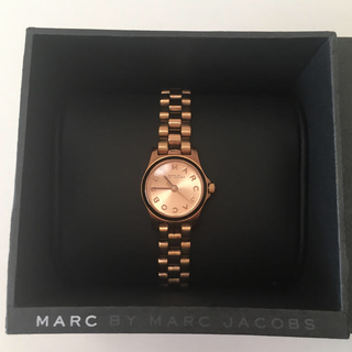 マークバイマークジェイコブス(MARC BY MARC JACOBS)のMBM3200 ピンクゴールド　腕時計(腕時計)