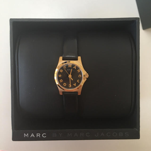 MARC BY MARC JACOBS(マークバイマークジェイコブス)のレディースウォッチ ブラック MBM1240 レディースのファッション小物(腕時計)の商品写真