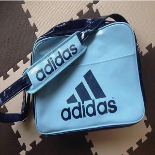 Adidas Adidasエナメルバッグ 難ありの通販 ラクマ