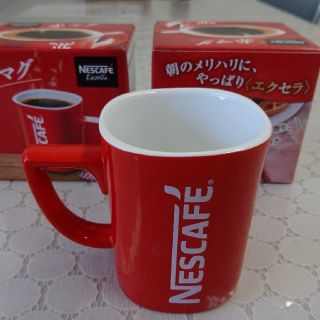 ネスレ(Nestle)のネスカフェ 赤マグカップ(グラス/カップ)