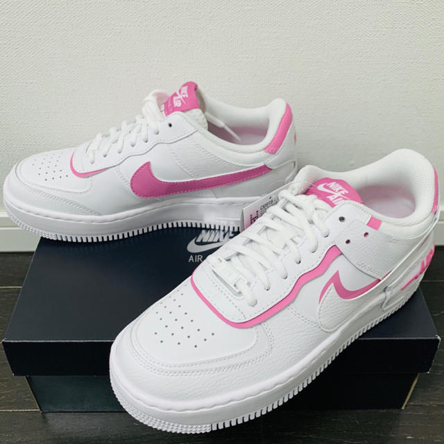 NIKE(ナイキ)のNIKE WMNS AIR FORCE 1 SHADOW PINK 24cm レディースの靴/シューズ(スニーカー)の商品写真