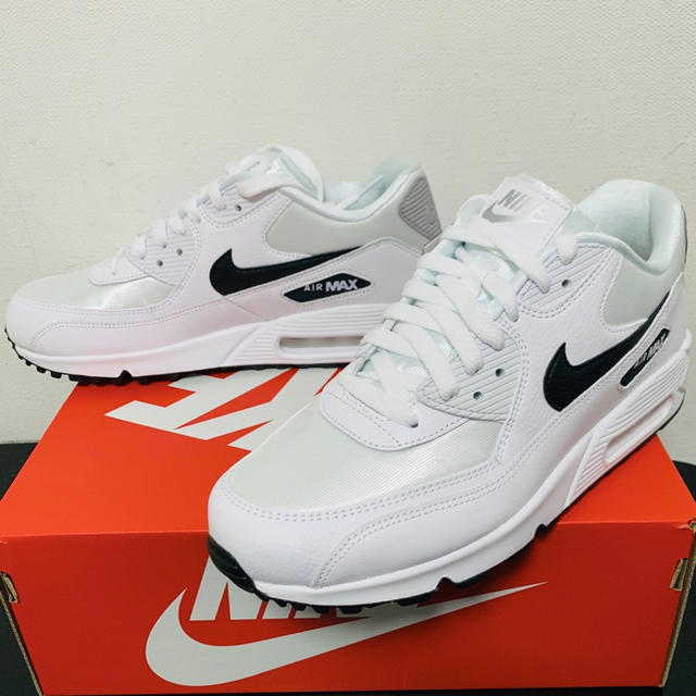 NIKE(ナイキ)のNIKE WMNS AIR MAX 90 WHITE/BLACK 24cm レディースの靴/シューズ(スニーカー)の商品写真