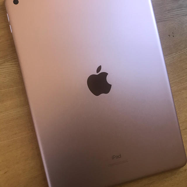iPad 第7世代 32ギガ WiFiモデル ピンク 1