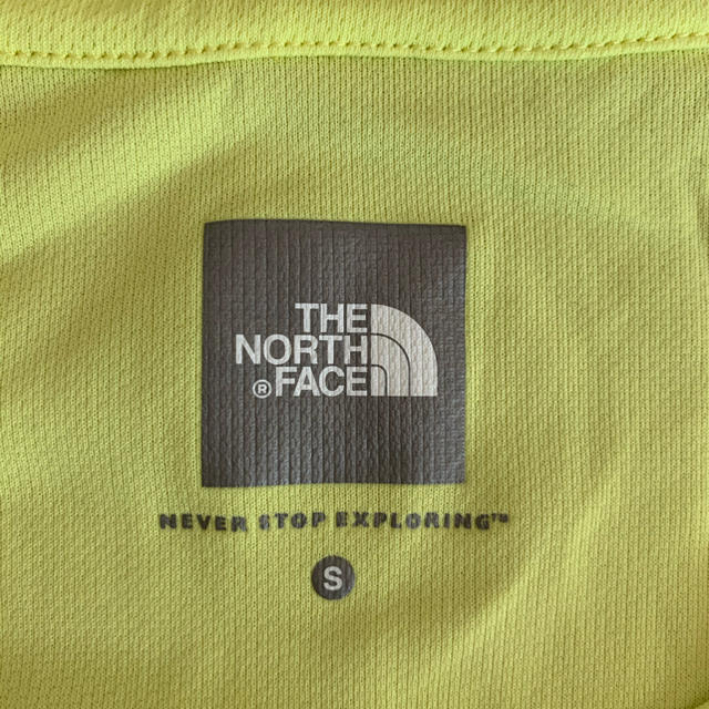 THE NORTH FACE(ザノースフェイス)のTHE NORTH FACE スポーツ用トップス スポーツ/アウトドアのランニング(ウェア)の商品写真