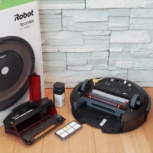 iRobot(アイロボット)の美品IRobot　Roomba(ルンバ)890 スマホ/家電/カメラの生活家電(掃除機)の商品写真