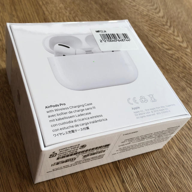 Apple(アップル)のAirPods Pro  airpods pro スマホ/家電/カメラのオーディオ機器(ヘッドフォン/イヤフォン)の商品写真