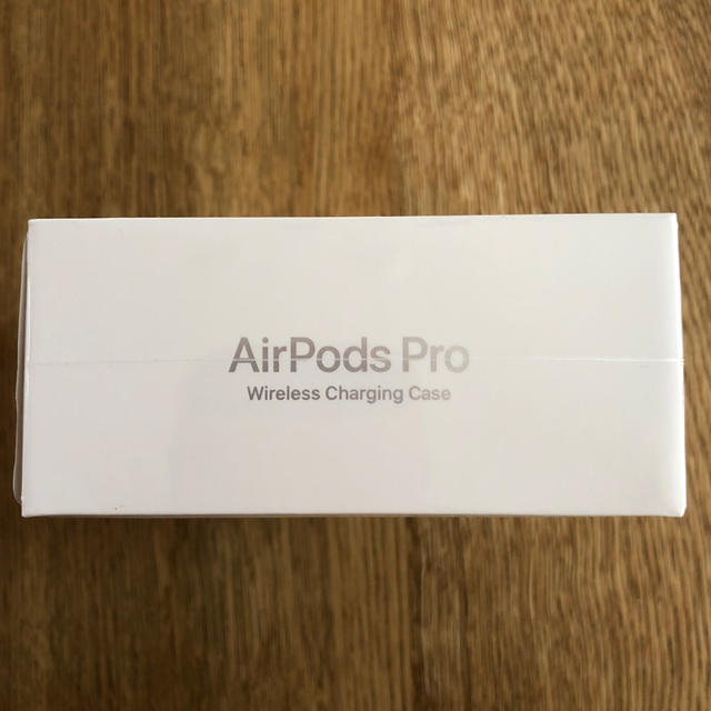 Apple(アップル)のAirPods Pro  airpods pro スマホ/家電/カメラのオーディオ機器(ヘッドフォン/イヤフォン)の商品写真