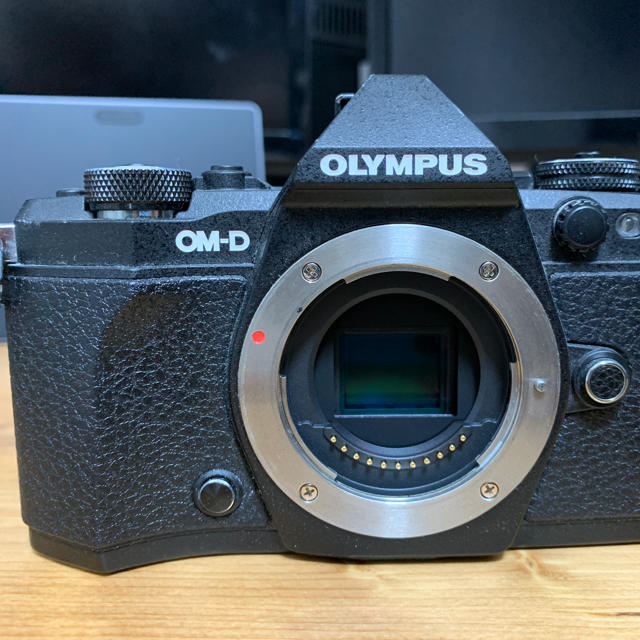 オリンパス　OLYMPUS OM-D E-M5 Mark IIスマホ/家電/カメラ