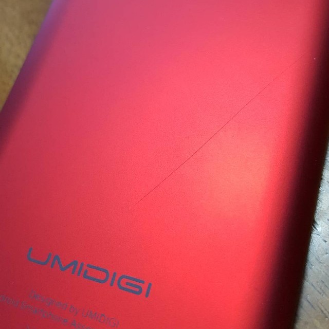 ANDROID(アンドロイド)のUmidigi F1 128GB レッド スマホ/家電/カメラのスマートフォン/携帯電話(スマートフォン本体)の商品写真