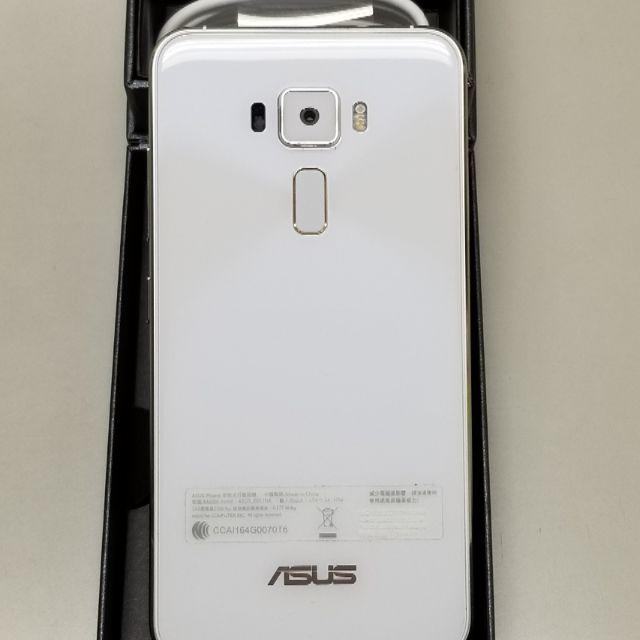 ASUS ZenFone 3 (ZE520KL) simフリー sim 2枚入るの通販 by ひまわり｜エイスースならラクマ - 美品 大特価格安