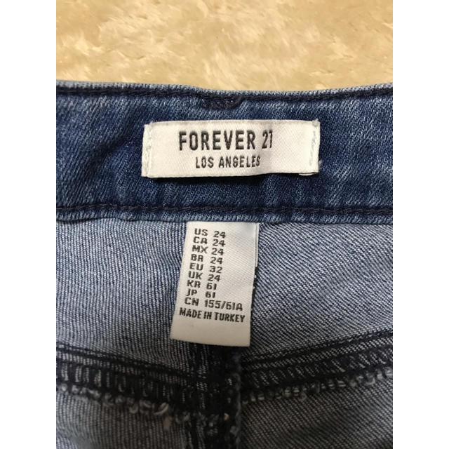 FOREVER 21(フォーエバートゥエンティーワン)のForever 21 スキニージーンズ♡24インチ レディースのパンツ(デニム/ジーンズ)の商品写真