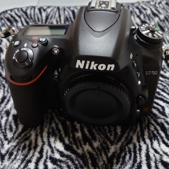 Nikon - 新品同様Nikonフルサイズ一眼レフカメラD750本体の通販 by T44's shop｜ニコンならラクマ