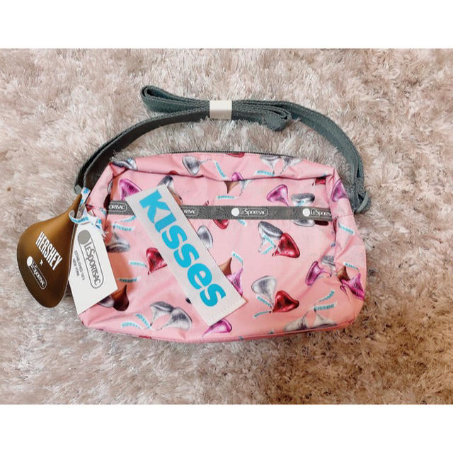 LeSportsac(レスポートサック)のレスポートサック LESPORTSAC ショルダーバッグ ハーシーコラボ レディースのバッグ(ショルダーバッグ)の商品写真