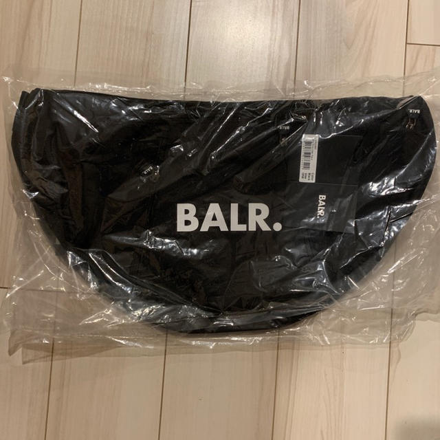 BALR. オーバーサイズボディバッグ balr 新品正規品